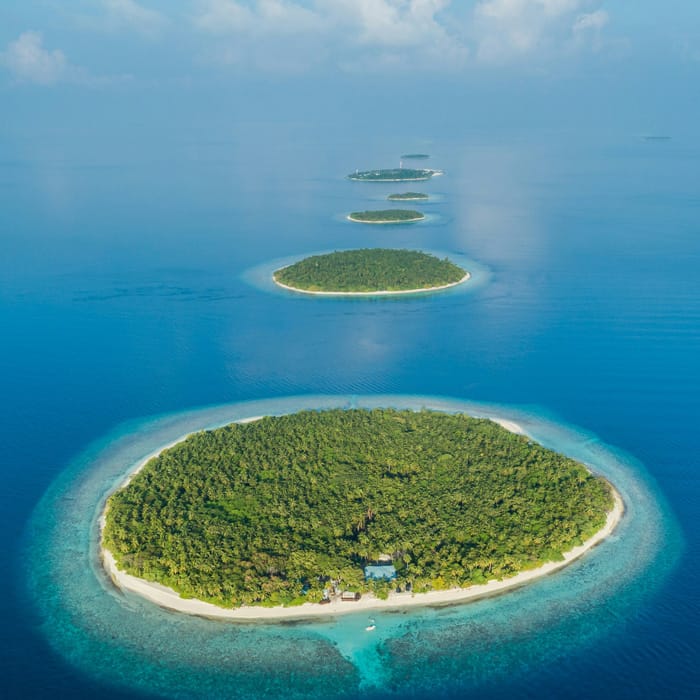 111-Tropical-Boat-Trips-&-Resort-Stays 111-Tropical-Boat-Trips-&-Resort-Stays