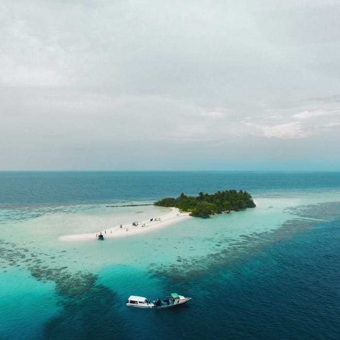 1111-Tropical-Boat-Trips-&-Resort-Stays 1111-Tropical-Boat-Trips-&-Resort-Stays